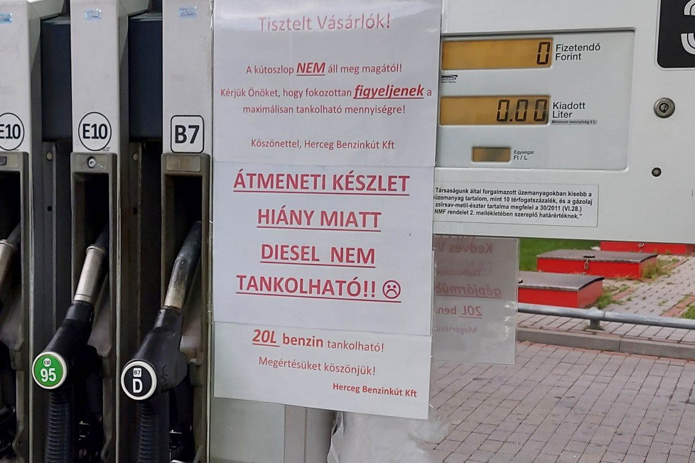 Ezeket az üzeneteket helyezték ki a hazai kutakra 2