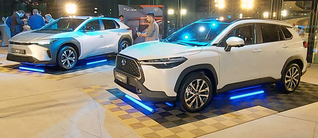 Taktikai atom a Toyotától – megérkezett Magyarországra a Corolla Cross és a bZ4X