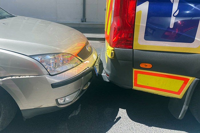 Beleszálltak egy mentőbe Budapesten, aztán sorra jöttek az őrült fordulatok