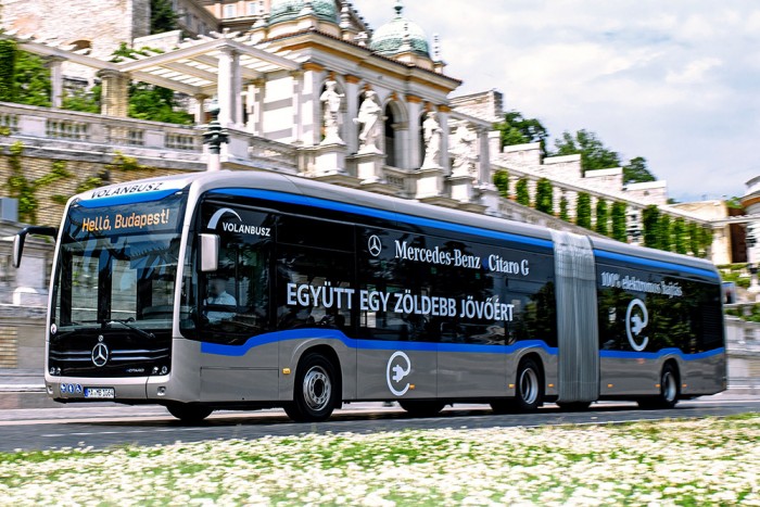 Elektromos csuklós buszt tesztel a Volánbusz