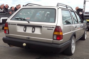 Ez a vén Passat elrontja a legújabb lóerőgyárakkal villogók napját