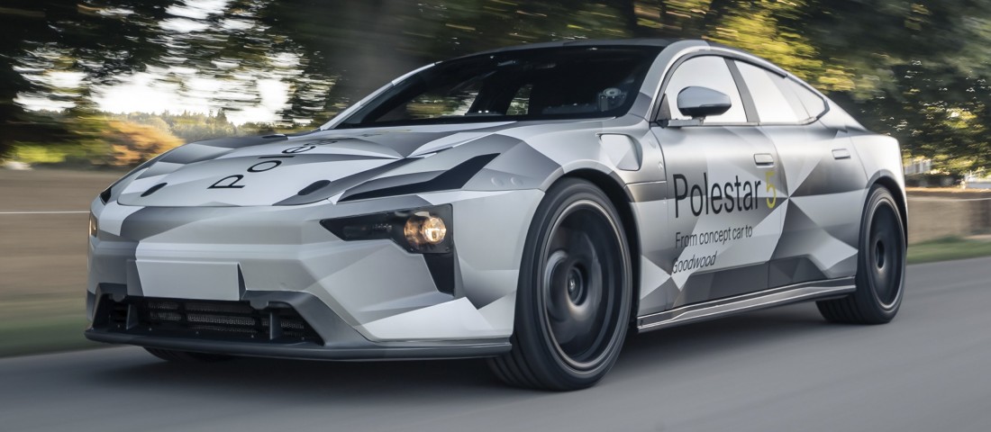 900 lóerős családi autó készül