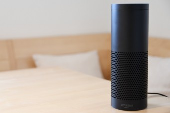 Halottak hangján szólal meg Alexa