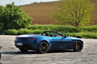 Álomautó a valóságban – Aston Martin DB11 Volante 55