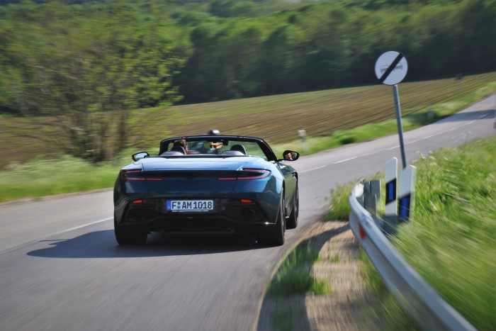 Álomautó a valóságban – Aston Martin DB11 Volante 19 | Vezess Álomautó a valóságban – Aston Martin DB11 Volante 19