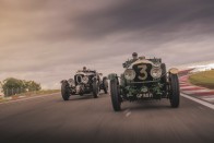 90 éves legendáját támasztja fel a Bentley 2