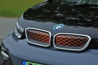 Túl fiatal, hogy öreg legyen – BMW i3S 32