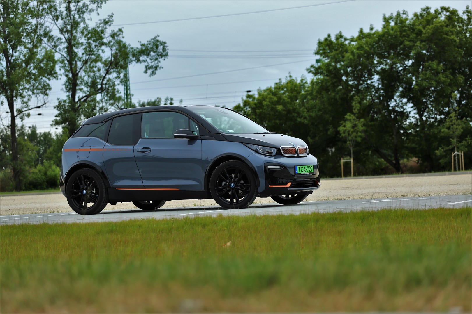 Túl fiatal, hogy öreg legyen – BMW i3S 9