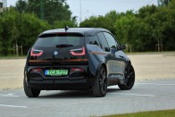 Túl fiatal, hogy öreg legyen – BMW i3S 38