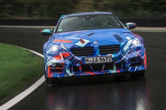 Már teszteli legdurvább kis méregzsákját a BMW