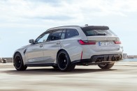 Itt a BMW 510 lóerős sportkombija 63