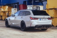 Itt a BMW 510 lóerős sportkombija 57