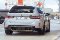 Itt a BMW 510 lóerős sportkombija 58