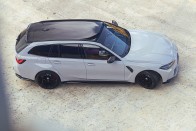 Itt a BMW 510 lóerős sportkombija 59