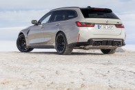 Itt a BMW 510 lóerős sportkombija 71