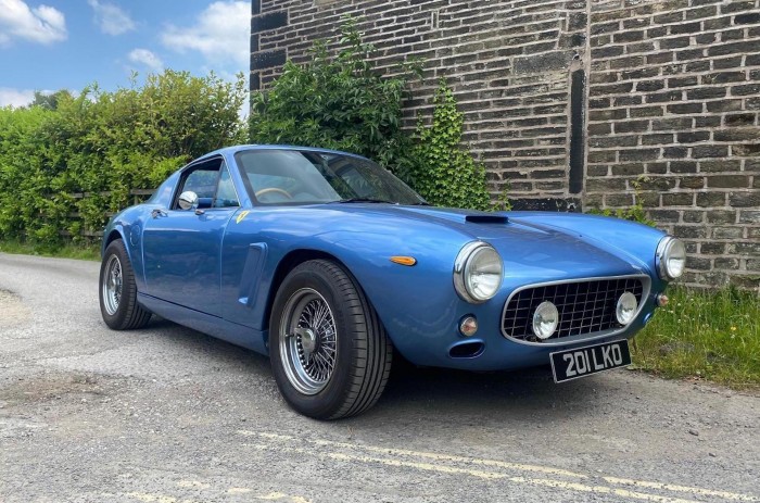 Jó ötlet volt Ferrari-kabátot adni egy BMW-re? 1