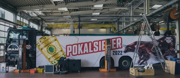 Ez a teherautó áru helyett embereket szállít 1