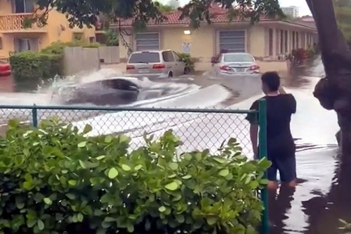 Vízbe fojtani sem lehetett ezt a sportkocsit