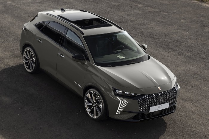 Sportmotort kapott a franciák extravagáns szabadidőjárműve 6 | Vezess Sportmotort kapott a franciák extravagáns szabadidőjárműve 6