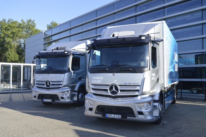 Életmentő kábel került az új Mercibe 15