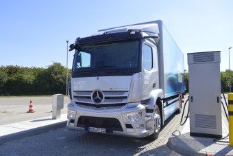 Több töltőt és hidrogénkutat kell építeni az EU-ban