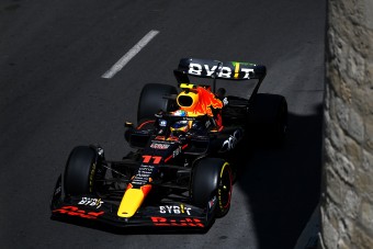 Brutális delfinezéssel tért vissza a Forma-1