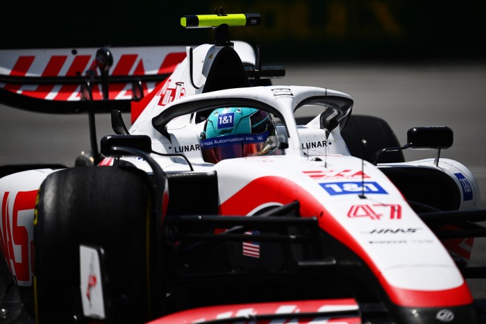 F1: Biztonsági öve miatt sérült meg Schumacher