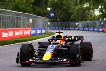 F1: Meghátrált az FIA, marad a delfinezés