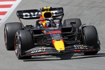 F1: Kirúgta egyik pilótáját a Red Bull