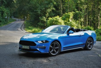 Kaliforniából, speciálba’! – Ford Mustang kabrió