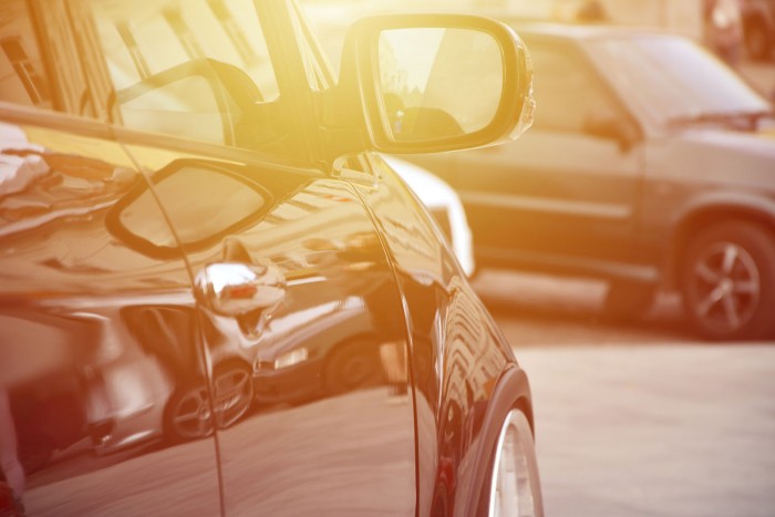 Egy hétköznapi dolog, amit ebben a forróságban soha ne hagyj az autóban