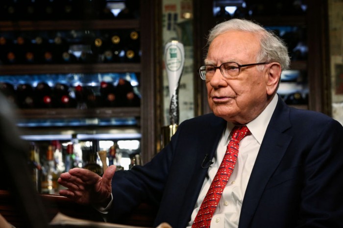 5 milliárdot fizetne, hogy az amerikai milliárdossal ebédelhessen