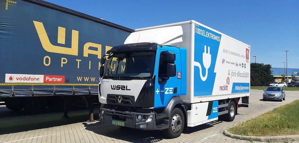 Így teljesít az első magyar Renault e-teherautó