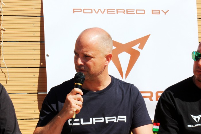 „Lehet, hogy drog, vagy hülye vagyok, de ez éltet!” 3