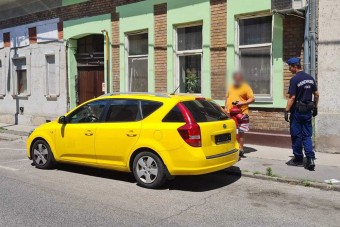 Trükköznek a sárga autókkal, áltaxisokat fogtak Budapesten