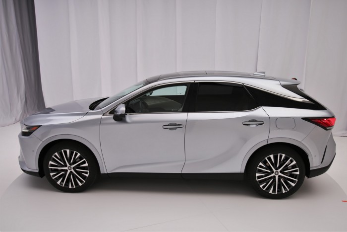 Turbóval, kisebb motorral, nagyobb kényelemmel – Itt az új Lexus RX! 81 Turbóval, kisebb motorral, nagyobb kényelemmel – Itt az új Lexus RX! 81