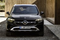 Csak hibridként kapható a legújabb Mercedes 69