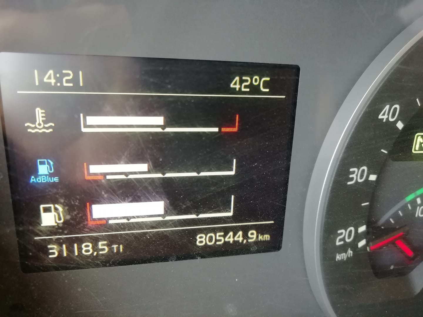 Hőségben egy másodpercen múlhat a baleset, hallgass az instruktor tanácsaira! 3 | Vezess Hőségben egy másodpercen múlhat a baleset, hallgass az instruktor tanácsaira! 3