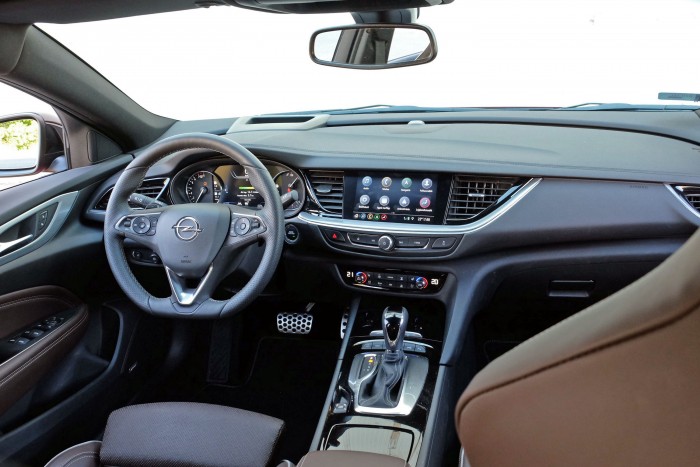 Gyengébb és takarékosabb motorral is lehet jó az Insignia GSI? 9