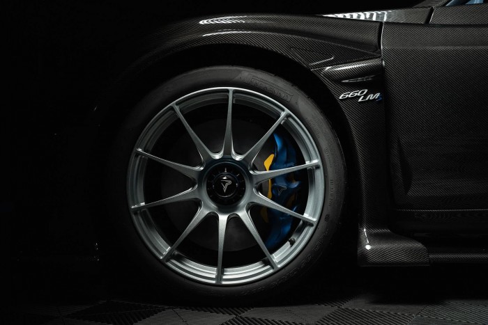 Lóerőnként félmillió forintot kérnek ezért az autóért 8