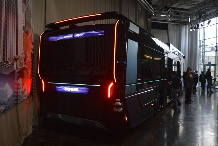 Új önvezető busszal kísérleteznek 8 | Vezess Új önvezető busszal kísérleteznek 8