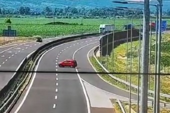 Kétszer is megfordult az M30-ason, lényegében megúszta ejnye-bejnyével