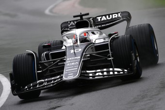 F1: Eldőlt, zsákutcában marad a Red Bull-pilóta