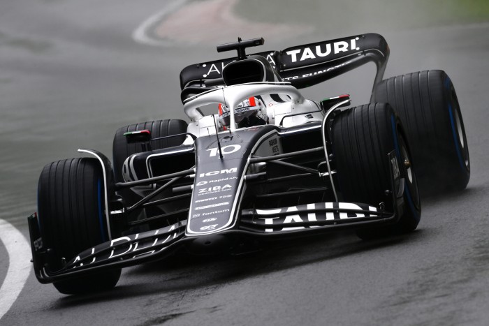 F1: Eldőlt, zsákutcában marad a Red Bull-pilóta