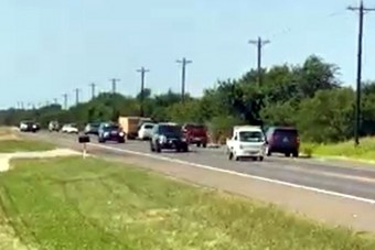 Cipősdoboznyi teherautó futtatta meg a rendőröket