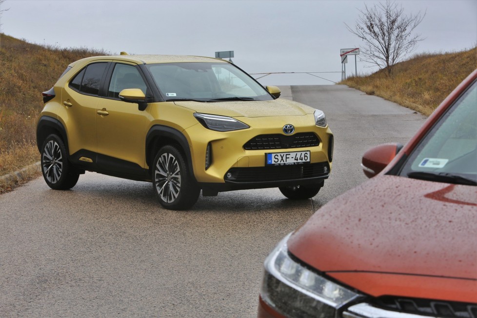 Összehasonlító teszt: Suzuki S-Cross Hybrid 48V vs. Toyota Yaris Cross ...