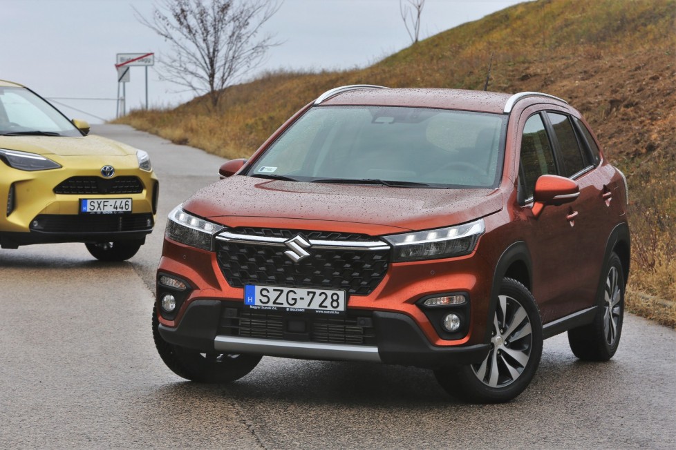 Összehasonlító teszt: Suzuki S-Cross Hybrid 48V vs. Toyota Yaris Cross ...