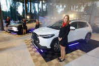 Taktikai atom a Toyotától – megérkezett Magyarországra a Corolla Cross és a bZ4X 20