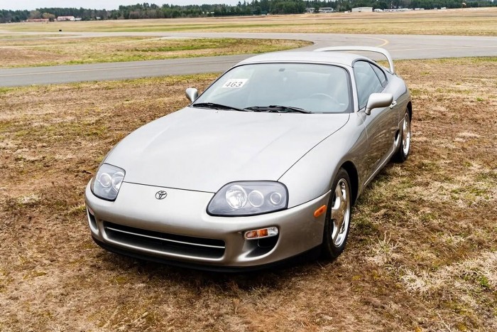 13 darab Toyota Suprát árverezett el a rendőrség Amerikában