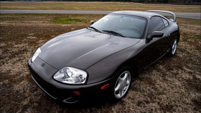 13 darab Toyota Suprát árverezett el a rendőrség Amerikában 2